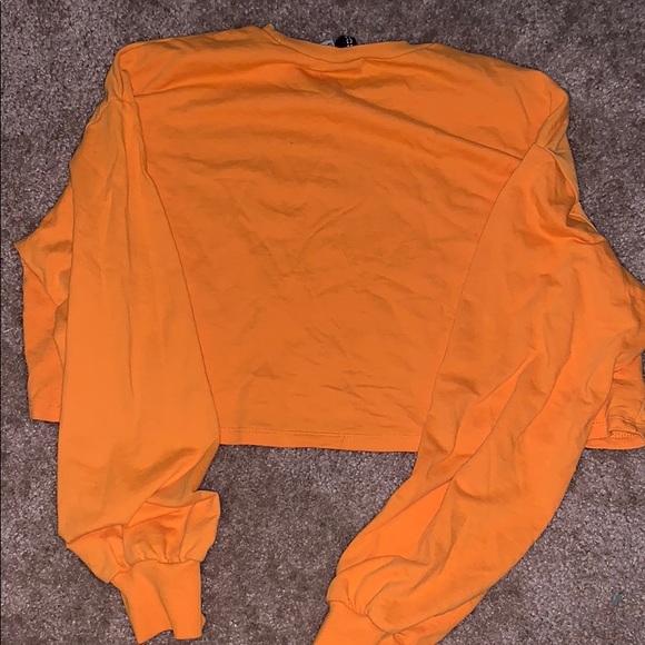 Croptop Longsleeve Shirt - Picture 2 of 3